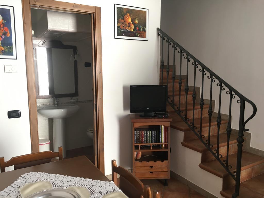 Appartamenti E Camere Il Poggio Di D'Angeli Lidia Auditore Bagian luar foto