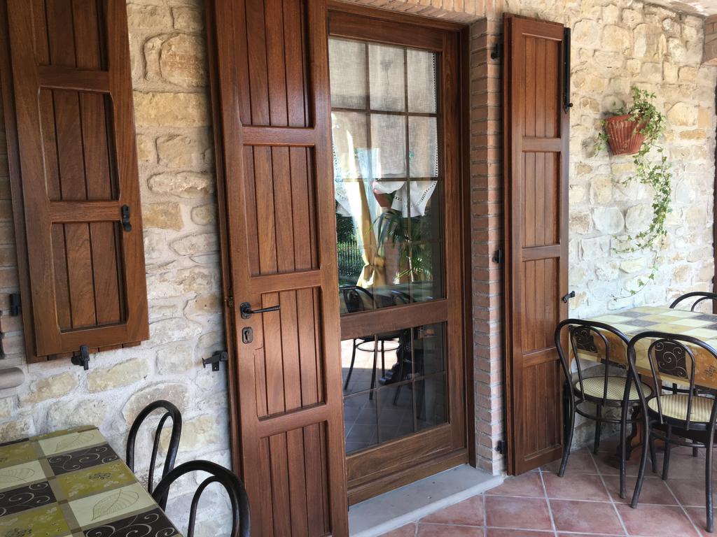 Appartamenti E Camere Il Poggio Di D'Angeli Lidia Auditore Bagian luar foto