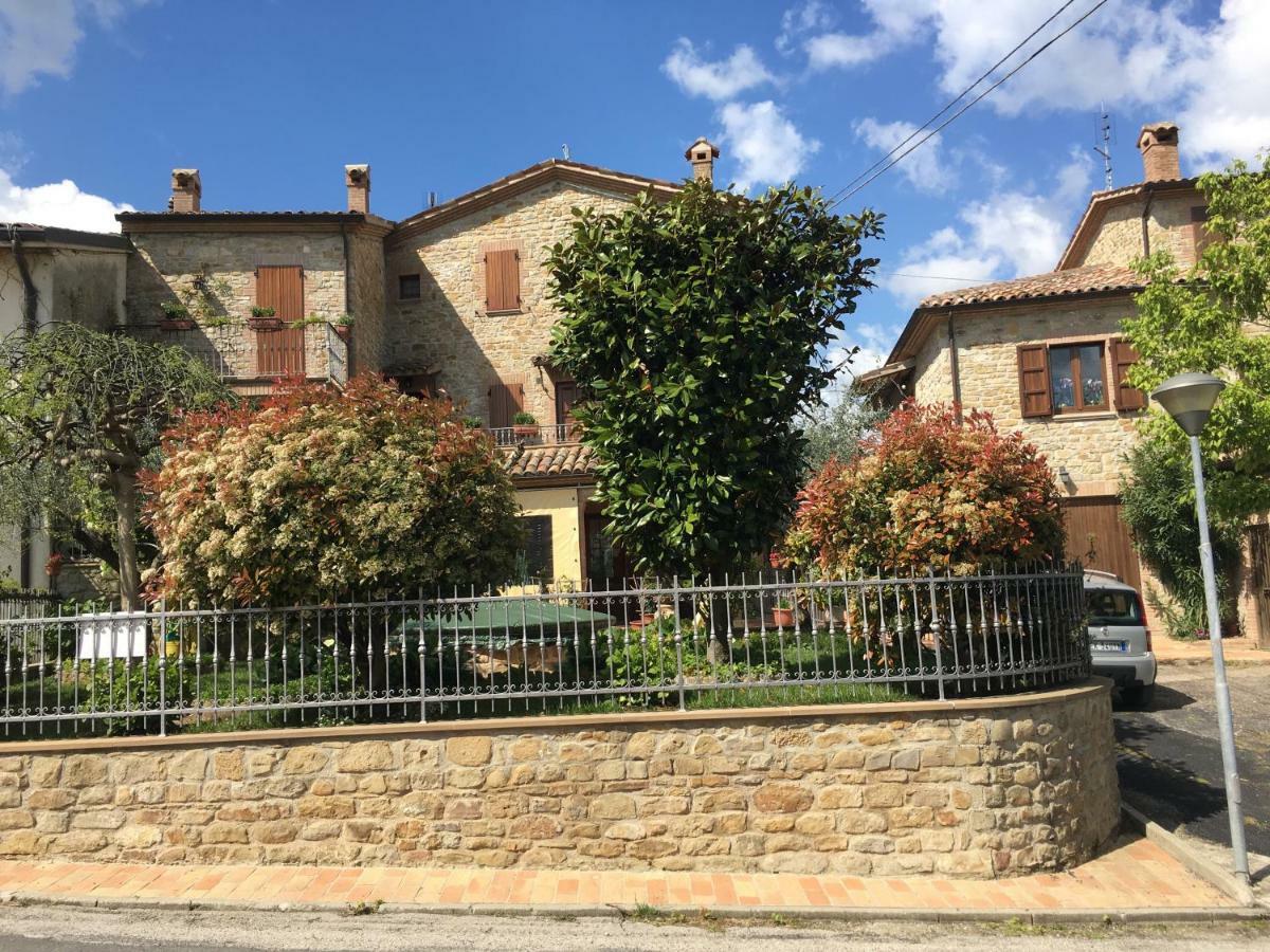 Appartamenti E Camere Il Poggio Di D'Angeli Lidia Auditore Bagian luar foto