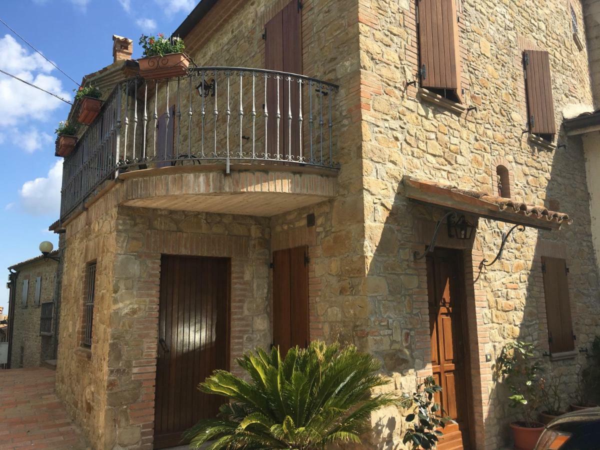 Appartamenti E Camere Il Poggio Di D'Angeli Lidia Auditore Bagian luar foto